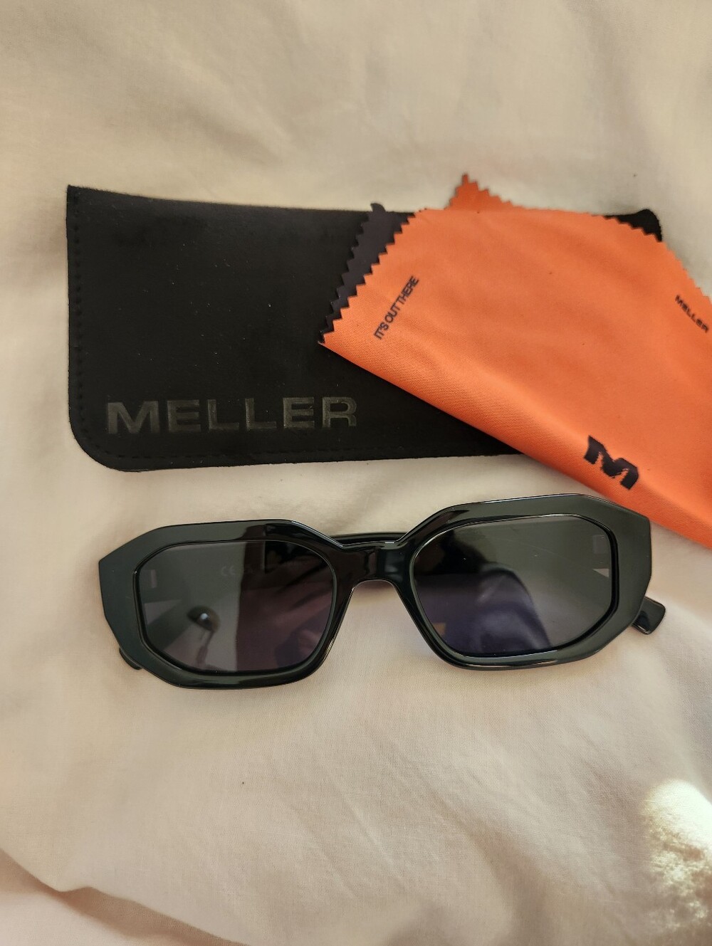 Meller sunglasses, Kessie all black, unisex style